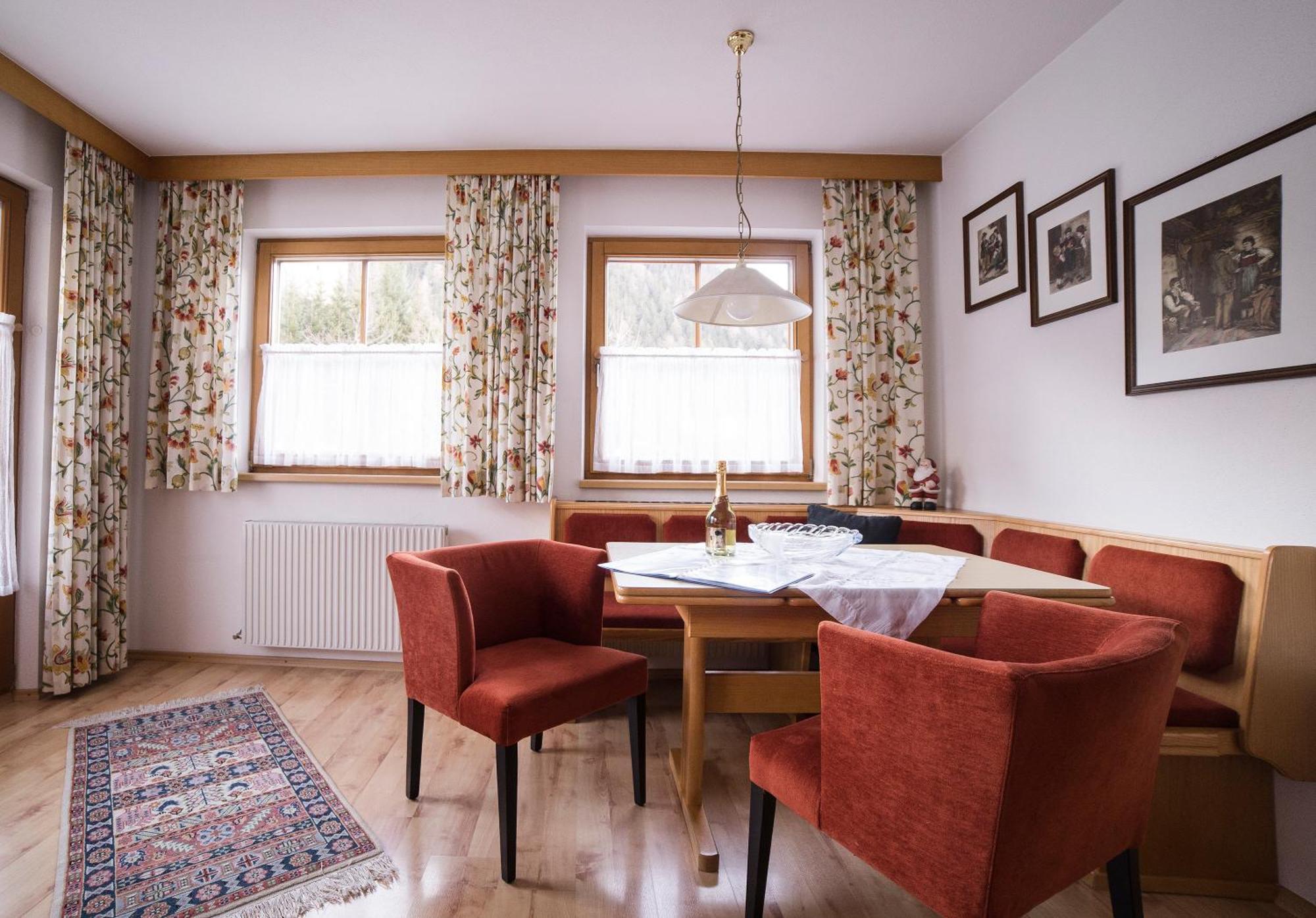 Alberts Bellevue Appartements Nauders Δωμάτιο φωτογραφία